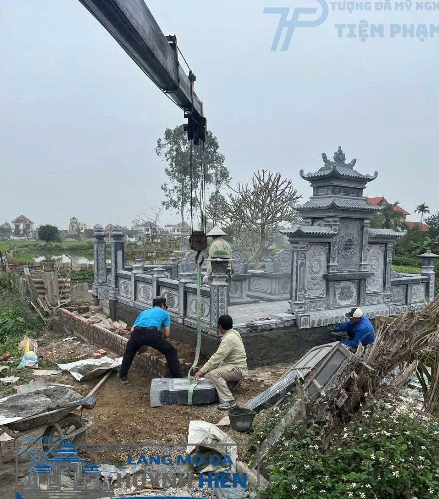 Lắp đặt khu lăng mộ đá tại Quảng Ngãi Huỳnh Hiển hoàn thiện