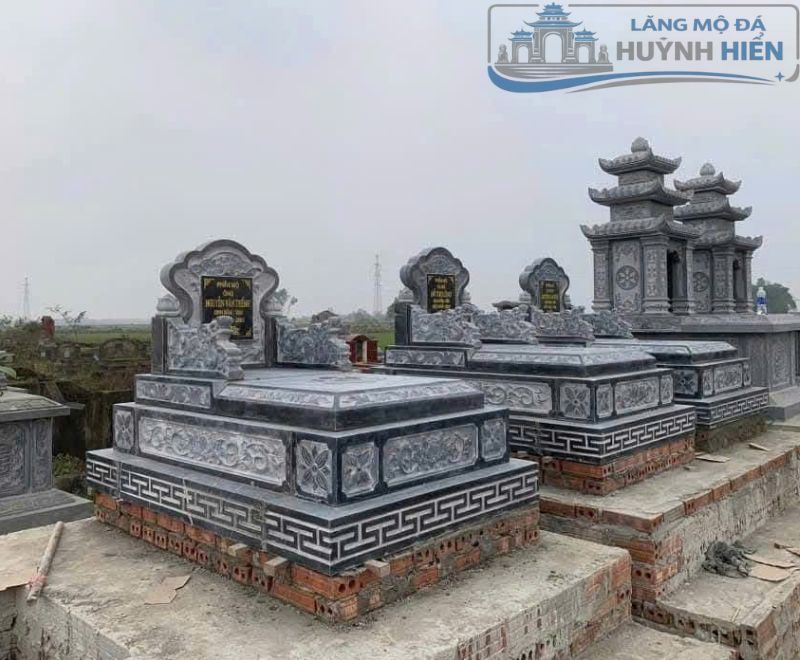 Mẫu mộ đá hoa cương Granite nguyên khối đen bóng sang trọng