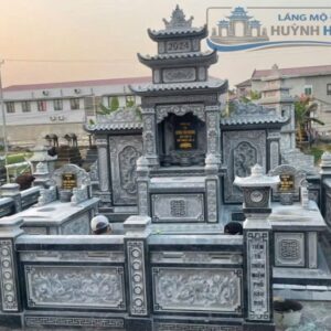 Khu lăng mộ đá gia đình trang nghiêm