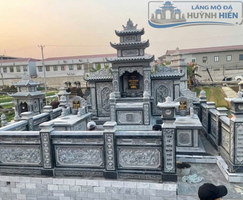 Tổng thể khu lăng mộ đá đẹp chuẩn phong thủy do Huỳnh Hiển thiết kế
