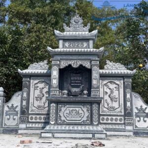 Lăng thờ đá mái đao chạm rồng phượng sắc nét